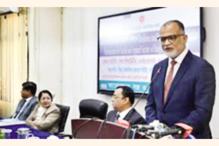 バシール氏は、過去のジュート産業の失敗は繊維産業では繰り返されないと語る