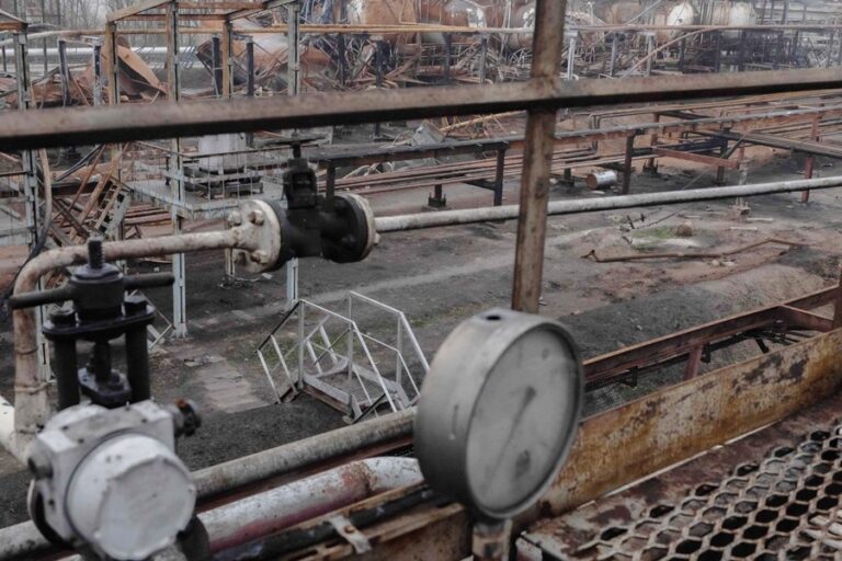 戦争に関する協議が議題のトップに