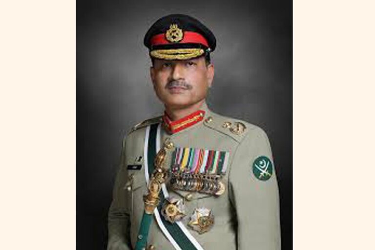 アシム・ムニールがパキスタン初の国防軍司令官に任命された