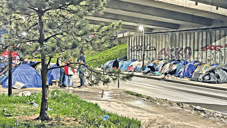 苦闘、生存、成功：フランスに移住したバングラデシュの若い移民たちの知られざる物語