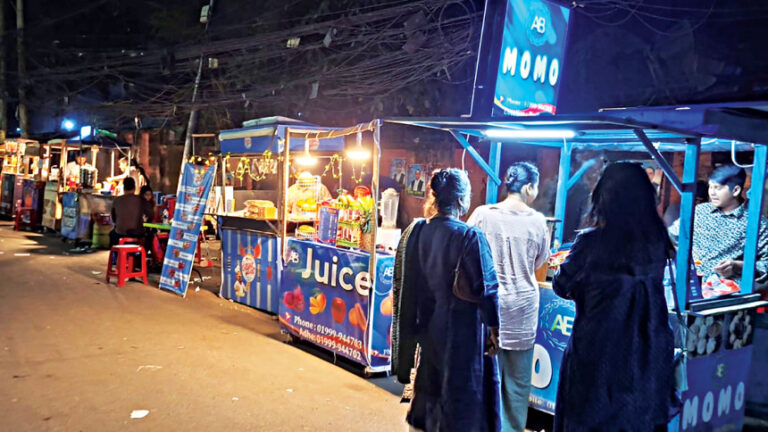 ダッカの味：見逃せない屋台の軽食