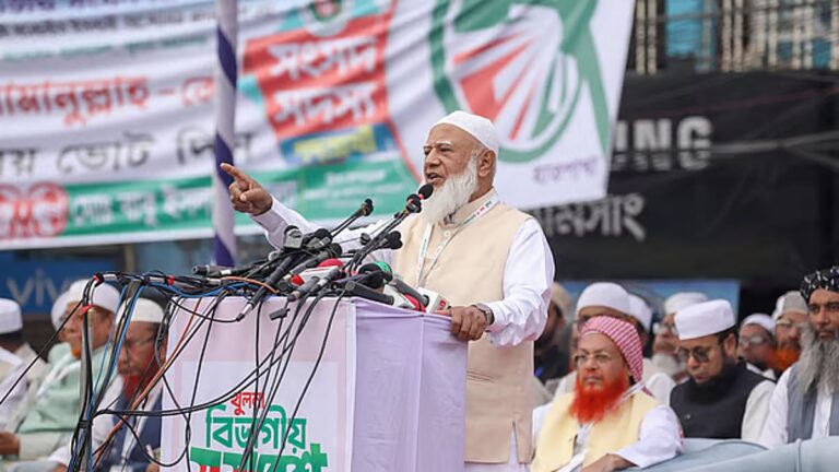 権力を握っていなくても、権力の傲慢さを示す人もいる