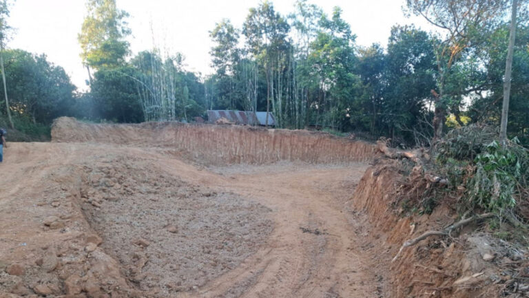 違法な丘陵伐採によりナビガンジで数千人が危険にさらされる