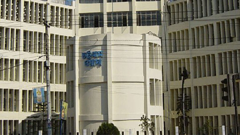 CTGワサの労働者が雇用の正規化を求めてデモ