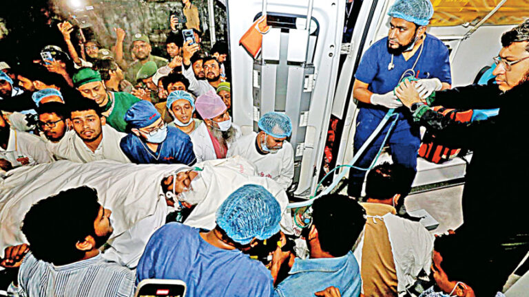 ダッカ8の候補者ハディが白昼堂々射殺される