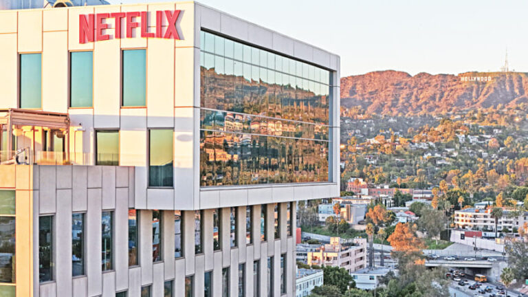 Netflixの720億ドルのワーナー・ブラザーズ買収はYouTubeとの競合を理由に懐疑的な見方に直面