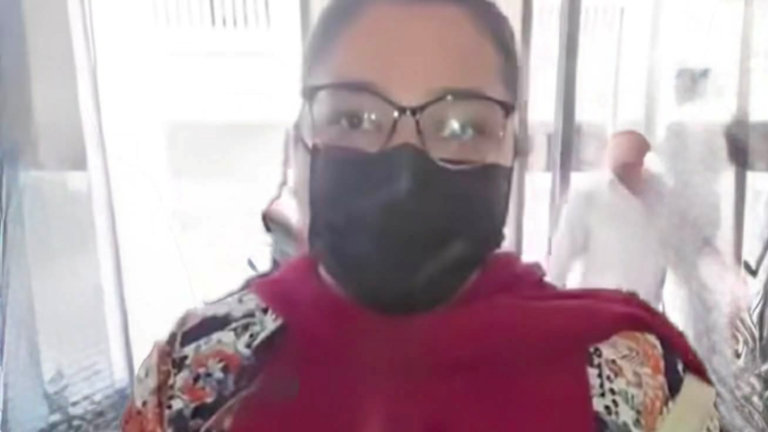 ラブ、スブラタ・ベインの娘をクミラ刑務所の外で逮捕