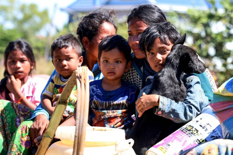 カンボジアはタイが自国領土の奥深くを攻撃したと非難