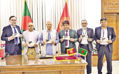 首席顧問ムハマド・ユヌス教授が記念切手を発売