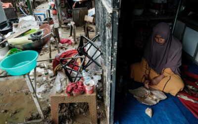 洪水被害に苦しむインドネシア国民が世界からの支援を訴える