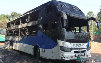 コックスバザールで駐車中のバスが火災