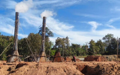 禁止にもかかわらず、バンダルバンでは違法なレンガ窯が稼働している