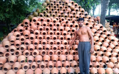 ジャショア地区：陶工たちがデーツジュースの壺作りに忙しい