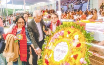 スプラディップ顧問がティロカナンダ・マハテロに敬意を表す