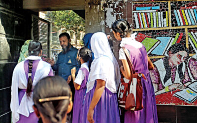 小中学校：教員ストライキで授業や学年末試験が中断