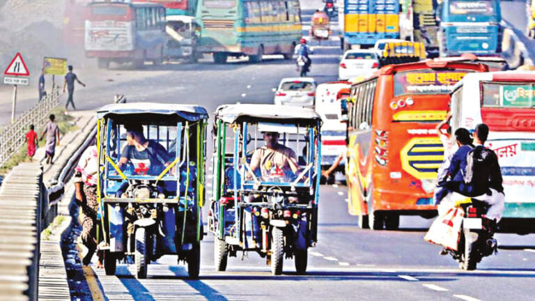 電動三輪車は規制が必要