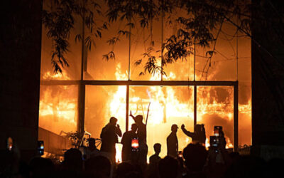 デイリー・スター事務所への組織的攻撃で350～400人を起訴