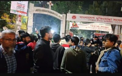 ダッカの高架道路から投げ込まれた爆弾が爆発し、若者1人が死亡