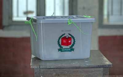 回答者の80％が自由で公正な選挙を期待している