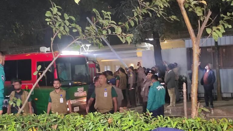 タリーク・ラーマンがグルシャンの自宅に到着