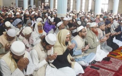 信者たちは亡くなったカレダ・ジアの魂の永遠の安らぎを祈った