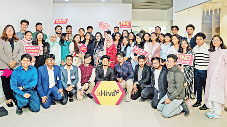 bKashは「bHive」を通じて学生に企業への扉を開く