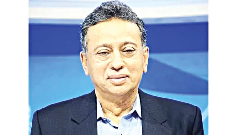 アミール・ホスル氏の収入は7年で倍増