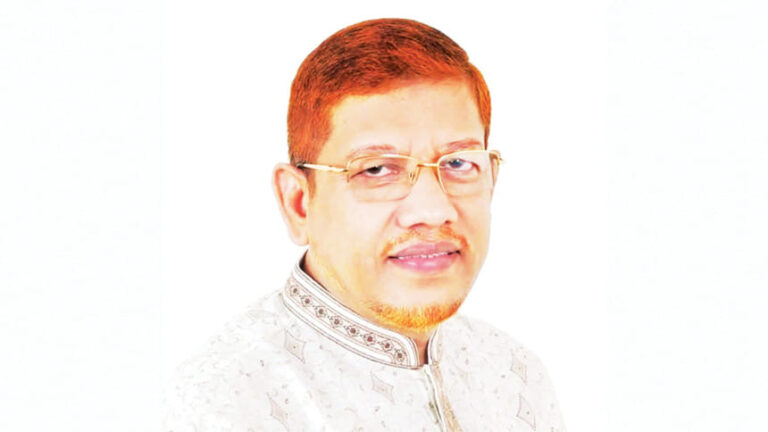 アザド氏の純資産は17年間で5倍に増加した