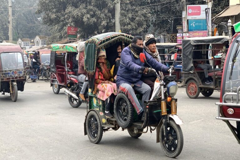 ラジシャヒで最低気温7℃を記録し、労働者やホームレスが苦境に立たされる