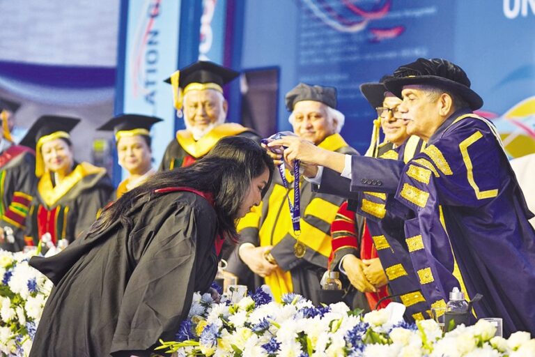 NSUが第26回卒業式を開催