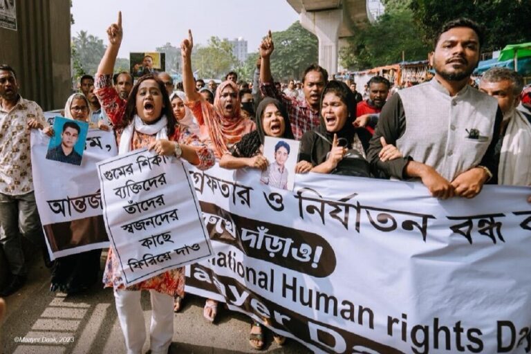 説明責任の先送り、民主主義の否定