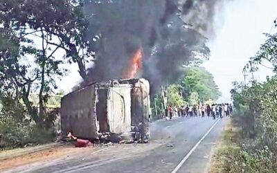 クミラのバス事故で4人死亡