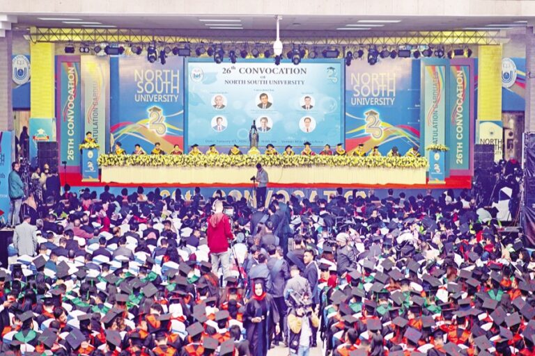 NSU、第26回卒業式で3,000人以上の卒業生に学位を授与