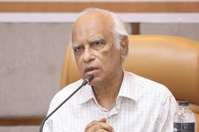 政治の不確実性が経済減速を引き起こす：計画アドバイザー