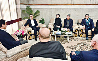 外国の要人が最後の敬意を表す