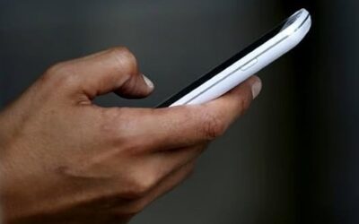 携帯電話の輸入税、製造税が引き下げられる