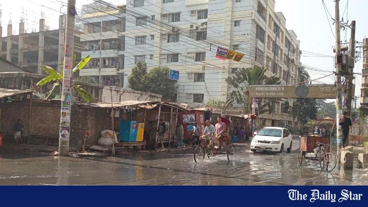 カタルガンジ、パンチレイシュ：運河の掘削が浸水を引き起こす