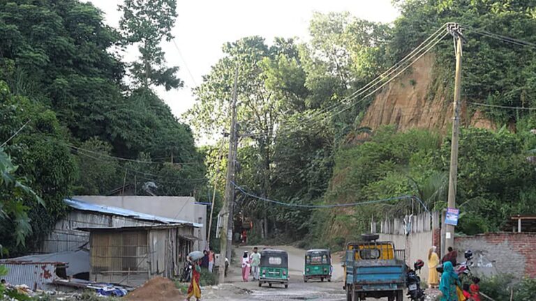 RAB職員がジャングル・サリムプール、チッタゴンでのドライブ中に襲撃され死亡