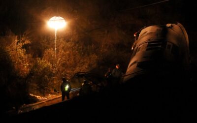 スペインの墜落事故で39人死亡