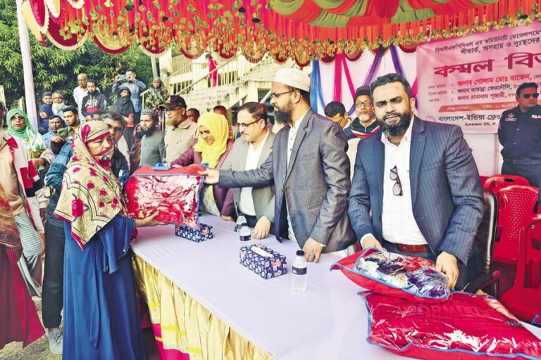 BIFPCLはバゲルハットで2,000枚の毛布を配布しました。