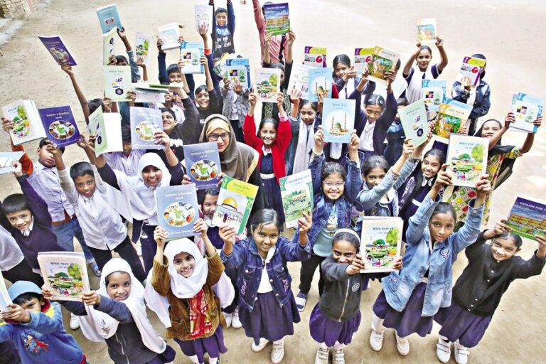 NCTBによると、全国の学校に82%以上の教科書が送られた。