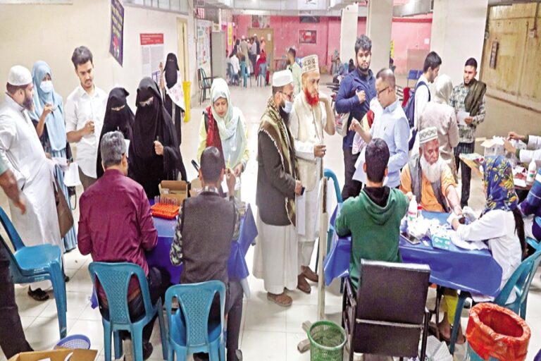 ハッジ巡礼者の健康検査の急増でDMCHが混乱