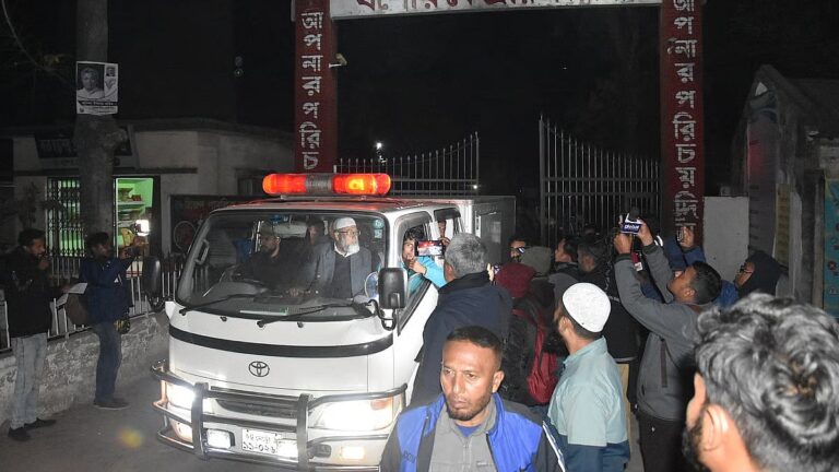 BCL のリーダーはなぜ仮釈放されず、刑務所の門で妻と子供の遺体を見ることはできなかったのでしょうか?