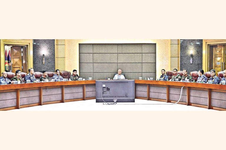 自由で公正な選挙を確実に実施するために警戒を怠らない