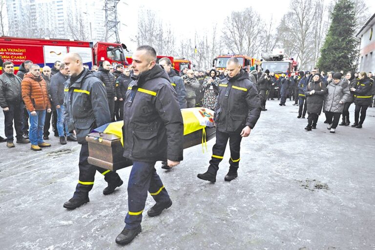 ロシアのウクライナ攻撃で12人死亡