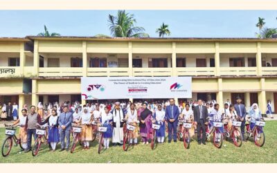 MTB財団が自転車配布で教育の日を祝う