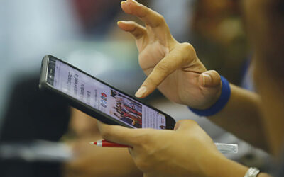 政府は携帯電話の輸入と製造に対する税金を大幅に削減