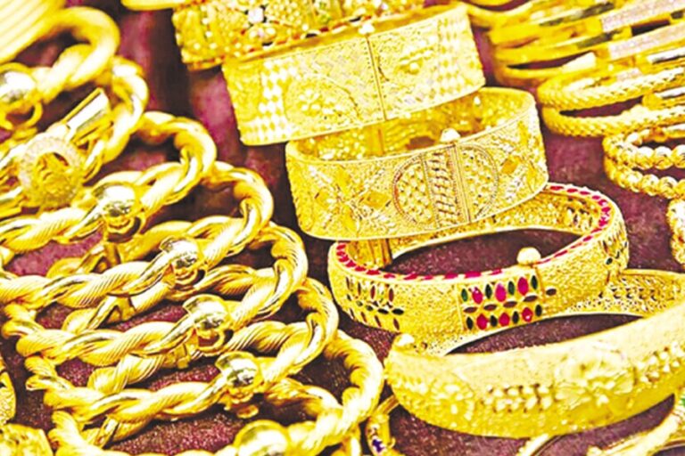 バングラデシュの金価格は、過去最高値を記録した翌日に1ボリあたり14,638タカ下落した。