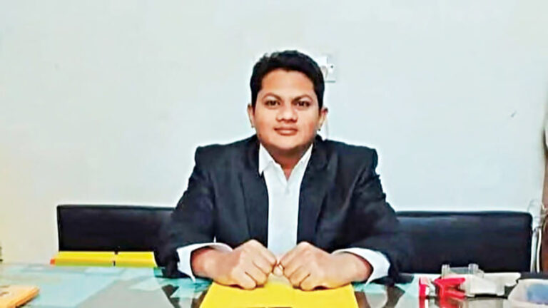 ボシュンダラで弁護士撲殺