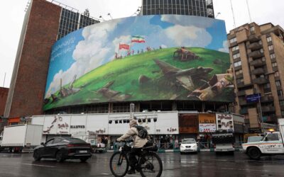 米軍機がイランのドローンを撃墜、だが協議は継続中